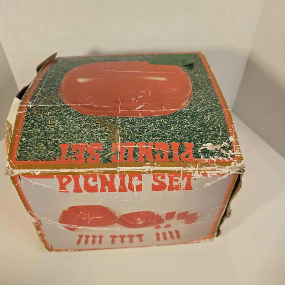 Vintage 1970s Picnic Set Complete in original box